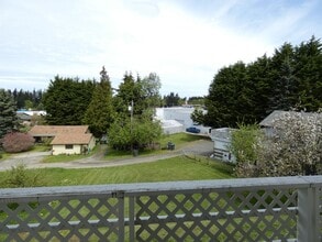 1729 E 3rd St in Port Angeles, WA - Foto de edificio - Building Photo