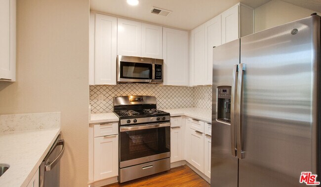 1400 Ambassador St-Unit -102 in Los Angeles, CA - Building Photo - Building Photo