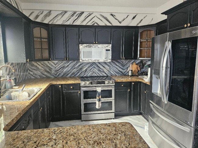 1100 NW 26th St in Miami, FL - Building Photo - Building Photo
