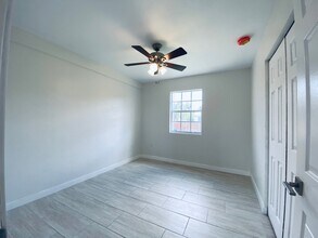 12130 SW 215th St in Miami, FL - Building Photo - Building Photo