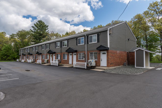 Oakwood Terrace in Westfield, MA - Foto de edificio - Building Photo