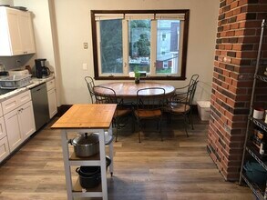 1122 Adams St in Boston, MA - Building Photo - Building Photo