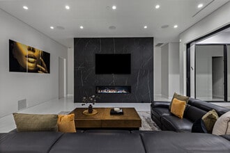 20141 Wells Dr in Woodland Hills, CA - Foto de edificio - Building Photo