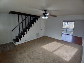 360 Sneed Hill Rd, Unit B3 in Elizabethton, TN - Foto de edificio - Building Photo