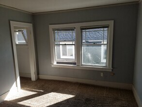 5211 11th Ave in Seattle, WA - Building Photo - Building Photo