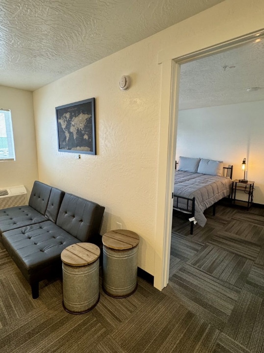 316 E Flaming Gorge Way in Green River, WY - Foto de edificio