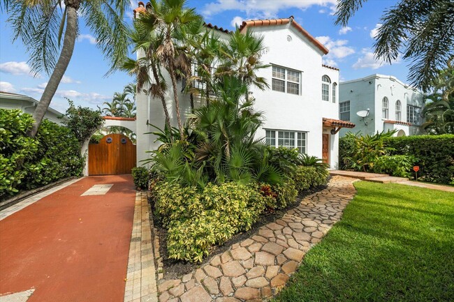 221 Greymon Dr in West Palm Beach, FL - Building Photo - Building Photo