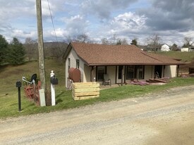 84 Chestnut Ln in Fries, VA - Building Photo