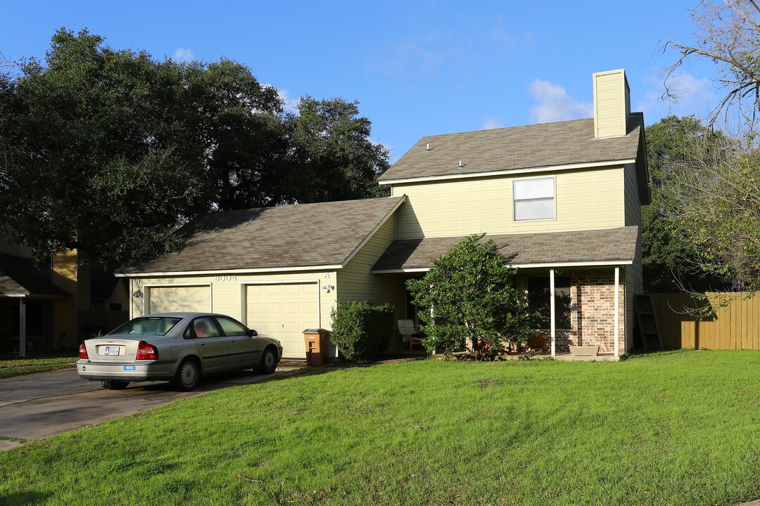 Jadewood Duplexes in Austin, TX - Foto de edificio