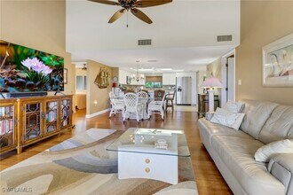 4811 S Landings Dr in Ft. Myers, FL - Building Photo - Building Photo