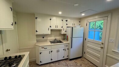 147 Maple St in Needham, MA - Building Photo - Building Photo