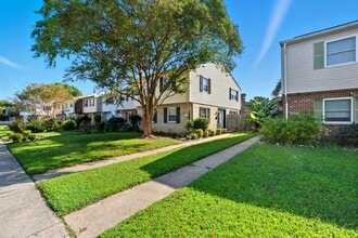 712 Biltmore Dr in Virginia Beach, VA - Building Photo - Building Photo