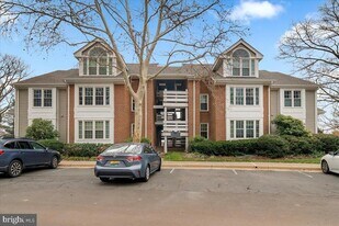 11146 Beaver Trail Ct in Reston, VA - Building Photo