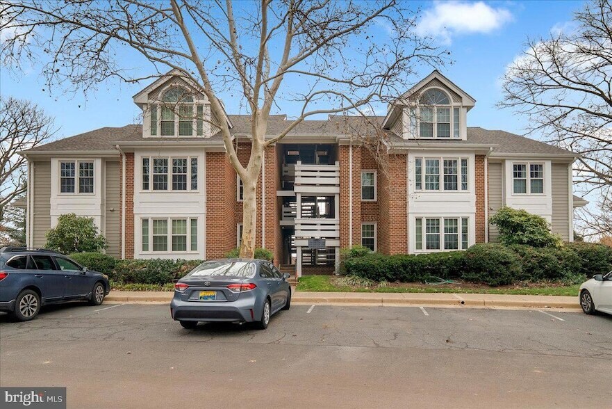 11146 Beaver Trail Ct in Reston, VA - Building Photo