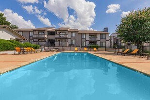 The Reserve at Lake Highlands in Dallas, TX - Building Photo