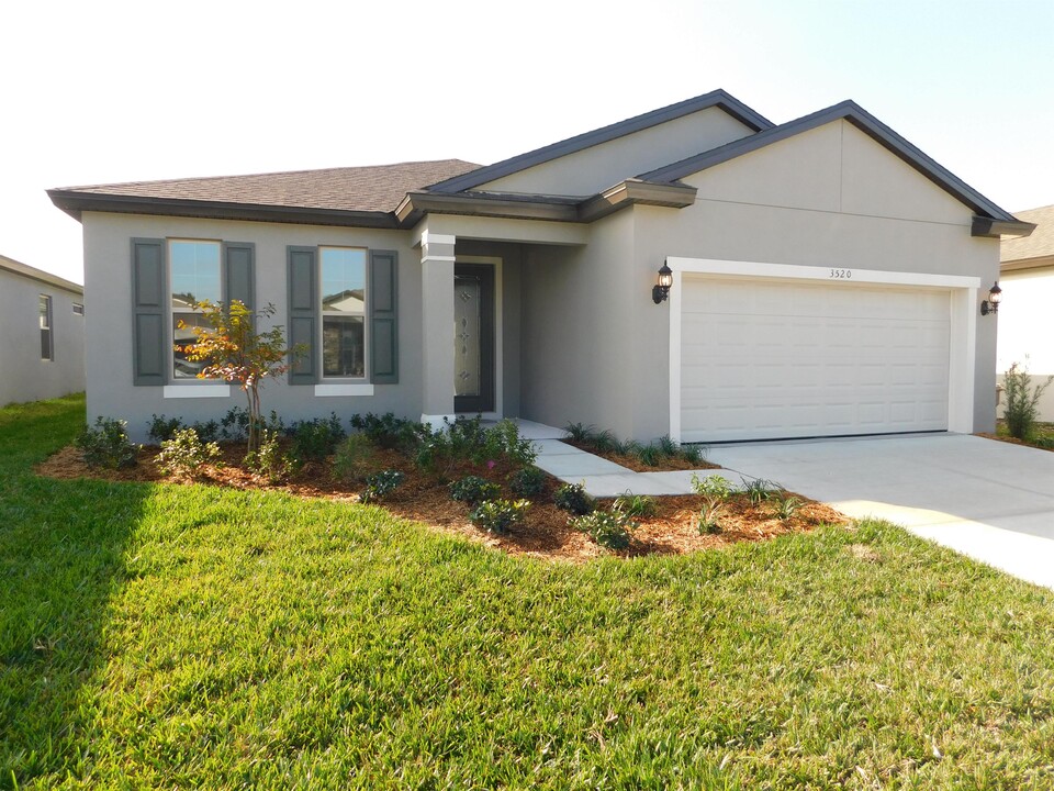 3520 Starkey Dr in Kissimmee, FL - Building Photo