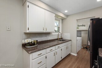 146 Mohawk Dr in Carol Stream, IL - Building Photo - Building Photo