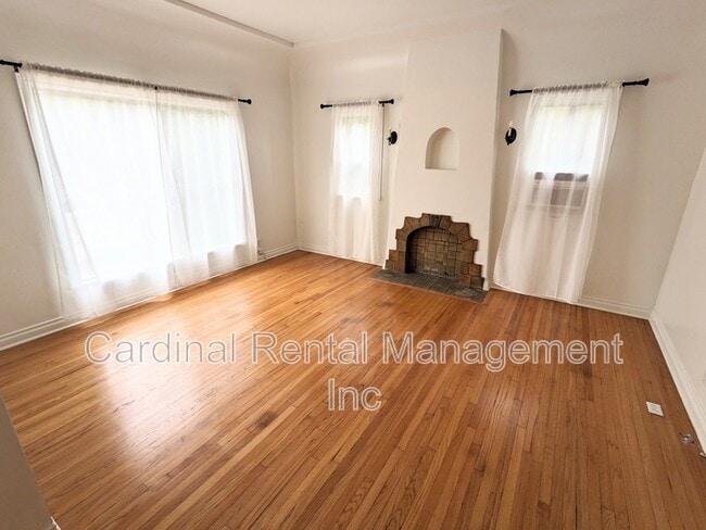 4803 Toland Way in Los Angeles, CA - Building Photo - Building Photo