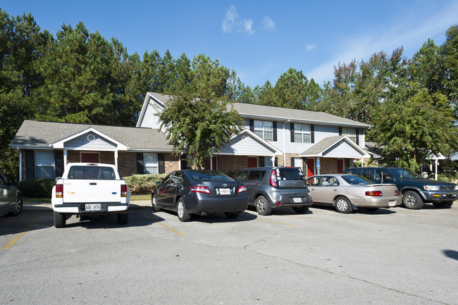 Adairsville Arms Apartments in Adairsville, GA - Building Photo - Building Photo