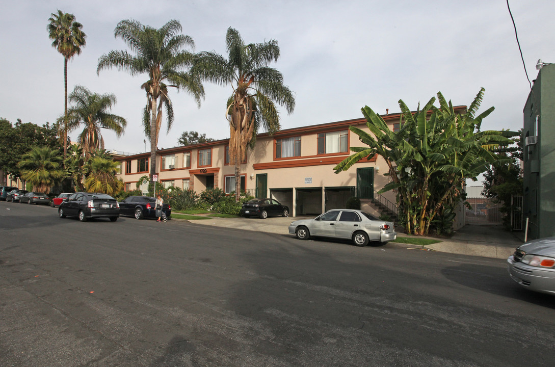 Harvard Manor Apartments in Los Angeles, CA - Foto de edificio