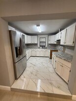 5163 Club Rd in Haverhill, FL - Building Photo