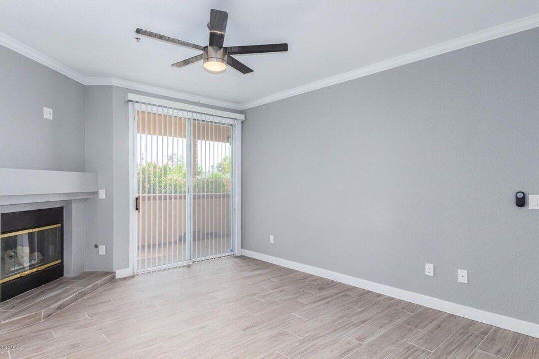 2992 N Miller Rd in Scottsdale, AZ - Foto de edificio