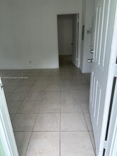 4071 NW 87th Ave in Sunrise, FL - Building Photo - Building Photo