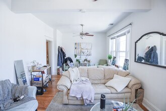 2808 N Halsted St in Chicago, IL - Building Photo - Building Photo