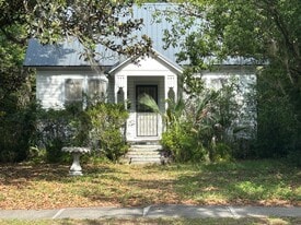 1022 NW 4th St, Unit 640-2F in Gainesville, FL - Building Photo