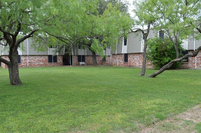 Sadosa Ridge in Eastland, TX - Foto de edificio - Building Photo