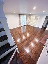 114 Harbor Hill Rd in Roslyn Heights, NY - Building Photo - Building Photo