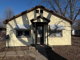1205 Marion St in Danville, IL - Building Photo