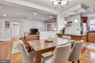 4113 S Four Mile Run Dr in Arlington, VA - Building Photo - Building Photo