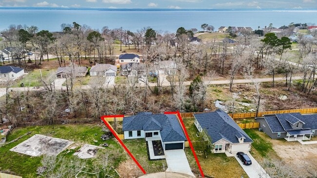 340 Bending Oak Ln in Livingston, TX - Building Photo - Building Photo