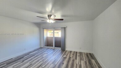 841 NW 81st Ave in Plantation, FL - Foto de edificio - Building Photo