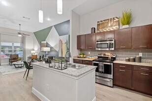 Urban Crest Apartments in San Antonio, TX - Building Photo