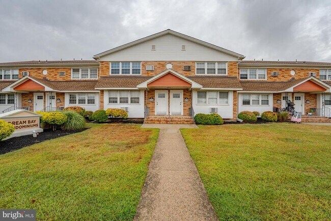property at 703 N Oxford Ave