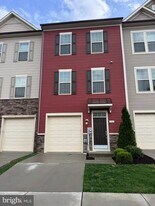 212 Pomegranate Ln in Frederick, MD - Building Photo