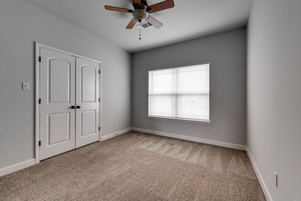 St James Park Apartments in Conway, AR - Foto de edificio - Building Photo