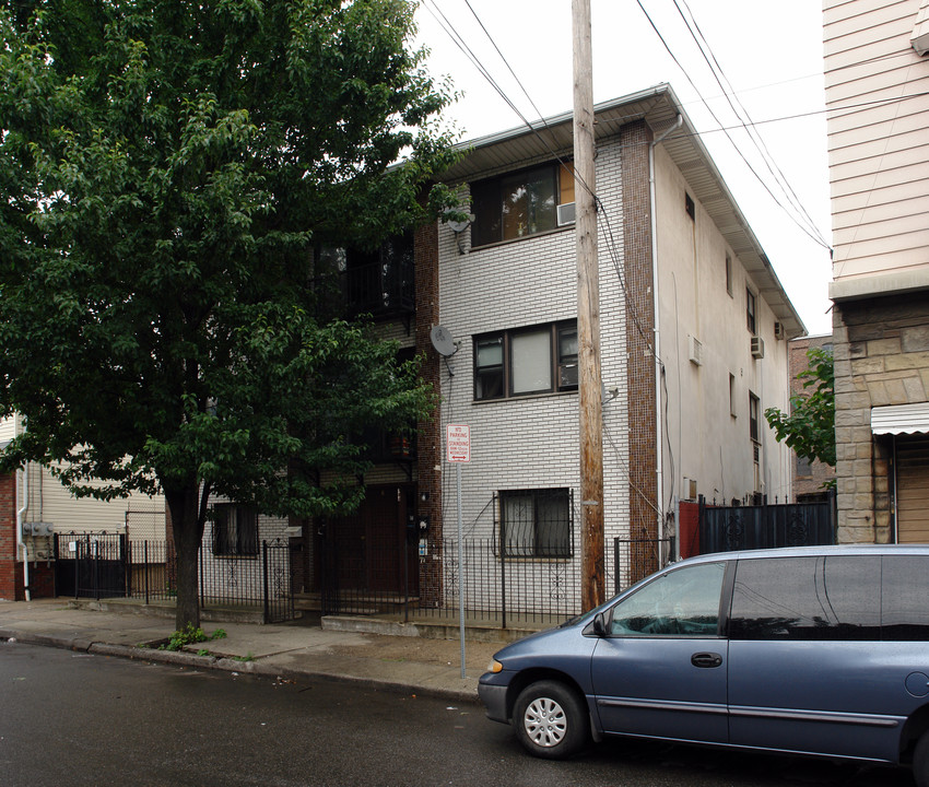 184-186 Pacific St in Newark, NJ - Building Photo