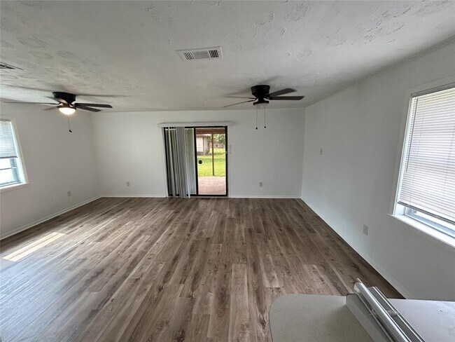 615 Northbend Dr in Baytown, TX - Building Photo - Building Photo