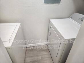 5587 Devonbriar Way in Orlando, FL - Foto de edificio - Building Photo