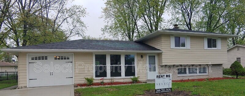 6315 Midfield Dr in Fort Wayne, IN - Building Photo