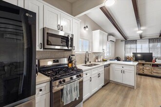 16152 Vía Corto E in Desert Hot Springs, CA - Building Photo - Building Photo