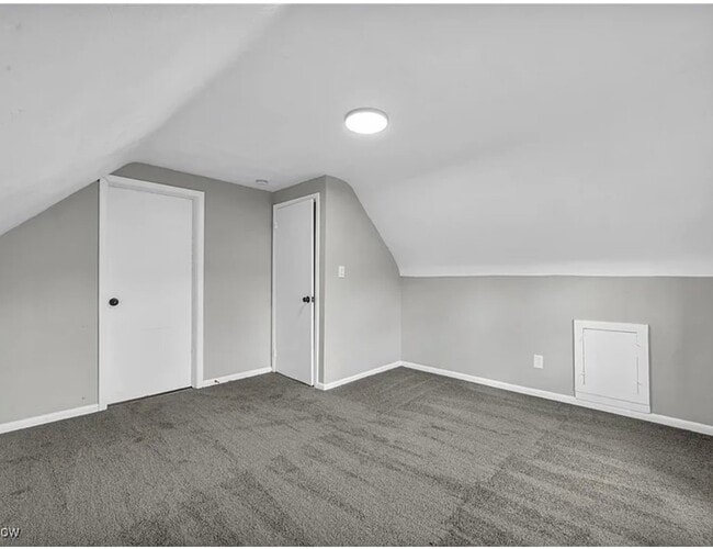 3610 E 140th St, Unit 3rd Floor in Cleveland, OH - Building Photo - Building Photo