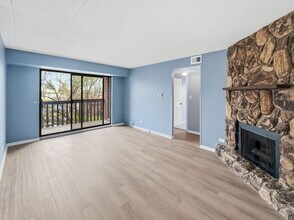 13616 Royal Ct in Crestwood, IL - Building Photo - Building Photo