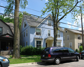 110 N Thayer St in Ann Arbor, MI - Foto de edificio - Building Photo