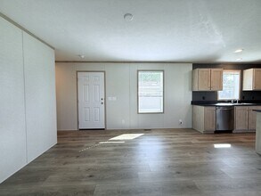 52963 N Yorktown Ct in New Baltimore, MI - Building Photo - Building Photo