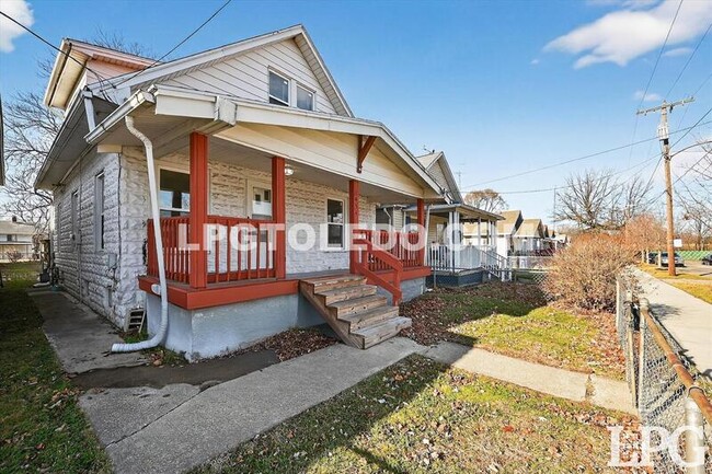 1434 Kedron St in Toledo, OH - Building Photo - Building Photo
