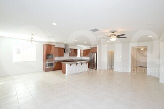 5105 N 81st Ave in Glendale, AZ - Building Photo - Building Photo
